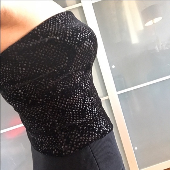 Elegant and sexy Python print tube top - Picture 3 of 5